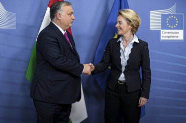 Президент Еврокомиссии почти додавила Венгрию по нефтяному эмбарго России