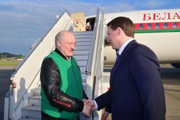 Лукашенко прилетел в Сочи на встречу с Путиным