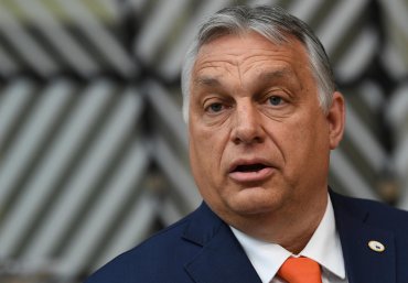 Орбан предложил отложить обсуждение эмбарго ЕС на российскую нефть
