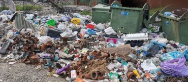 Трехмесячные горы мусора, гниль, вонь и очереди за гуманитаркой: как живет Мариуполь сейчас