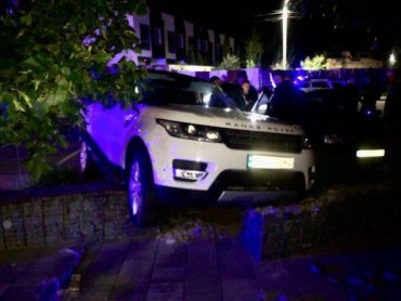 В Софиевской Борщаговке водитель Range Rover задавил двух людей из-за замечания о парковке