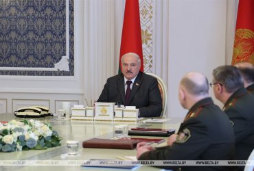 Лукашенко заявил, что Путин реализует в Украине сценарий, который готовил для Беларуси