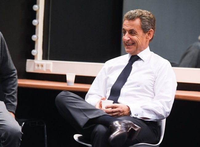 Експрезидента Франції Ніколя Саркозі засудили до року в’язниці