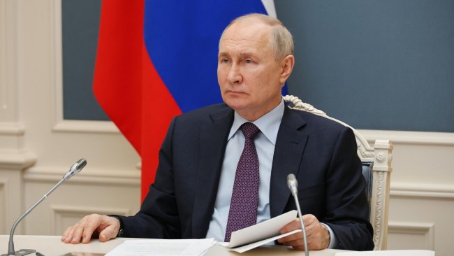 Путин поздравил вагнеровцев с “освобождением” Бахмута и пообещал им награды