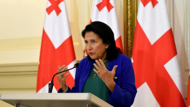 Президентка Грузії звинуватила уряд країни у зближенні з Росією