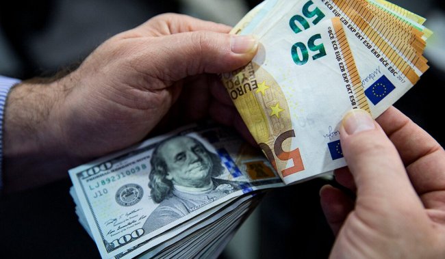 Україна розглядає заміну долара на євро через геополітичні зміни та наближення до ЄС Україна розглядає заміну долара на євро через геополітичні зміни та наближення до ЄС