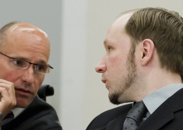 Скандал в Норвегии: на слушаниях дела Брейвика судья играл в карты