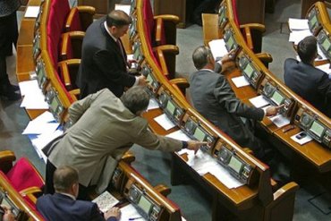 Скандал в Раде: за языковый законопроект голосовало всего 172 депутата