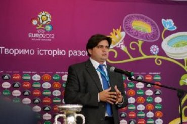 УЕФА похвалил Украину за первые матчи Евро-2012
