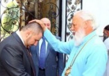 Одесский митрополит Агафангел благословил главу Налоговой службы Украины