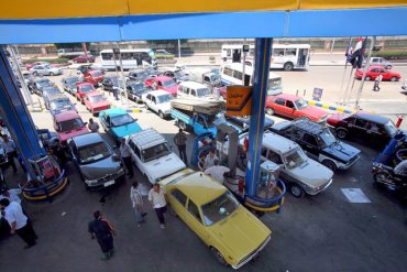 Бензиновое «покращення»: подорожание топлива и очереди на АЗС