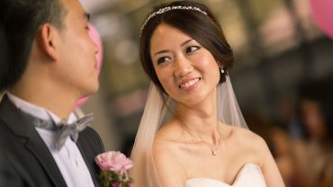 В Китае набирает популярность христианский обряд венчания