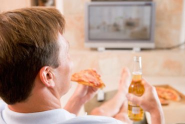 Ученые выяснили, как можно похудеть сидя перед телевизором