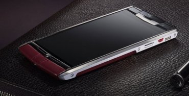 Представлен дорогой и мощный смартфон Vertu Signature Touch