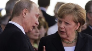 Путин пообещал Меркель продолжить газовые переговоры с Украиной