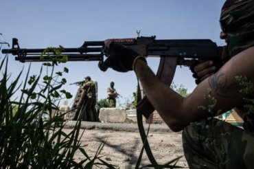 Донбасс контролирует около 20 тыс. боевиков, больше половины – из России