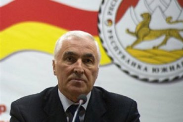 Президент Южной Осетии признал независимость ЛНР