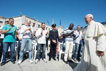 Папа Франциск отлучил итальянскую мафию от церкви