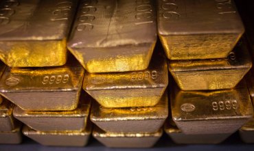 Впервые за 10 лет Нацбанк начал продажу золота из своих резервов
