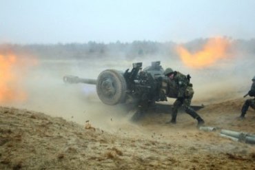 Украинские военные под Марьинкой открыли по боевикам огонь из тяжелой артиллерии