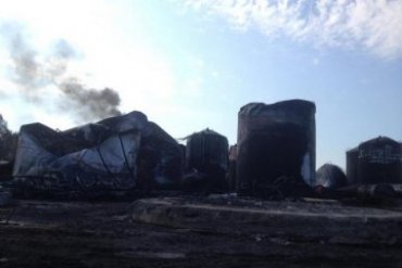 Пожар на нефтебазе под Киевом погас сам