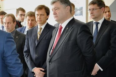 Порошенко уволил оставшееся после Наливайченко руководство СБУ