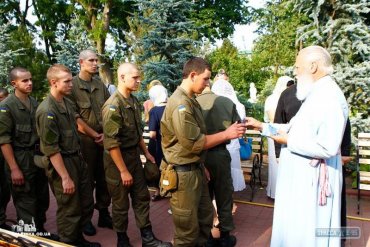 Митрополит Одесский УПЦ МП благословил бойцов Нацгвардии Украины