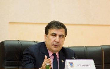 Саакашвили потребовал к осени достроить Одесский аэропорт