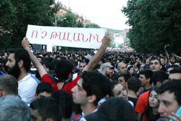 Протестующие в Армении выдвинули новые требования к властям