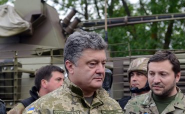 Порошенко объявил об увеличении количества военных на Донбассе