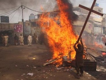 В Египте роман христианина и мусульманки привел к погрому домов христиан-коптов