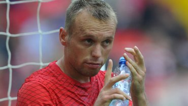 Игрок сборной России объяснил поражение словакам «кочковатым» полем