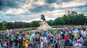 В Петербурге разогнали традиционный велопарад «Белые ночи»
