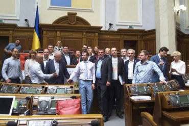 В Раде уже собрали 230 голосов, чтобы принять закон о выборах на Донбассе