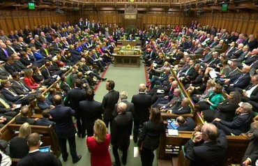 Британский парламент собрался на чрезвычайное заседание