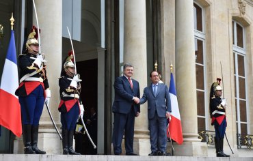 Порошенко и Олланд провели встречу в Париже
