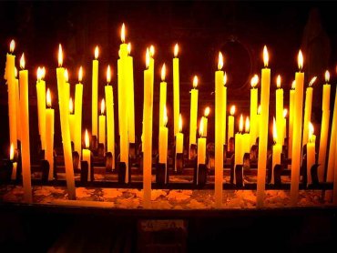 В России наркоман ограбил ларек, и на все деньги купил церковные свечи