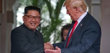 Трамп показал Ким Чен Ыну кино