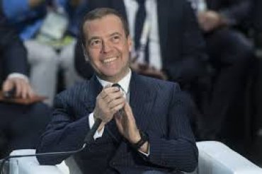 Медведев объявил о повышении пенсионного возраста и ставки НДС