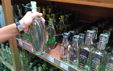 Употреблять алкоголь в Украине станет дороже