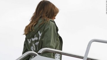 Белый дом оправдывается из-за надписи на куртке Мелании Трамп