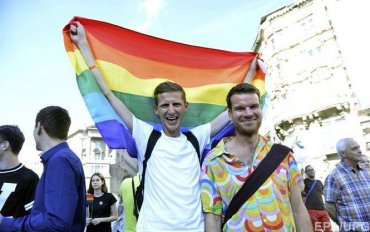 Правительство Чехии поддержало легализацию однополых браков