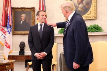 Трамп предложил Макрону деньги за выход Франции из ЕС