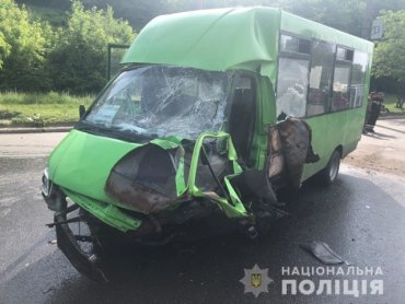 В Харькове в жутком ДТП пострадали 15 человек