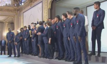 Сборная Франции по футболу награждена орденом Почетного легиона