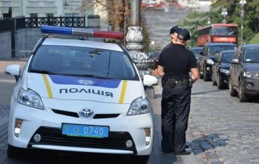 В Одессе угрожали журналистам и повредили их авто