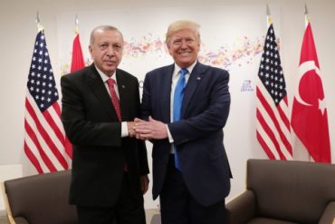 Трамп пообещал Эрдогану не вводить санкции против Турции из-за С-400