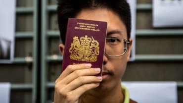 Премьер Джонсон обещает британские паспорта всем жителям Гонконга