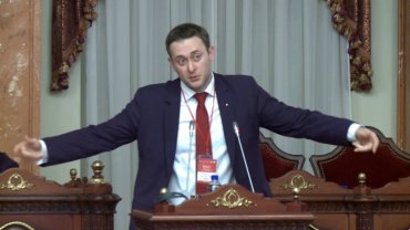 Экс-губернатор Львовщины по «халатности» подарил частнику земли на 7 миллионов