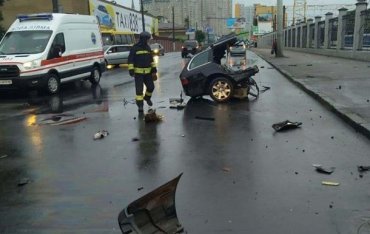 В ДТП в Одессе авто разорвало на части